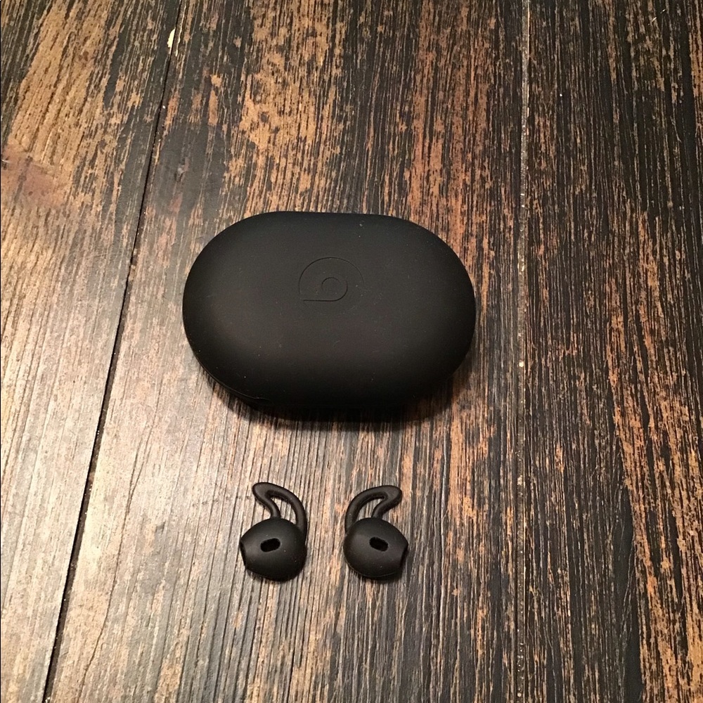 Earbud pouch